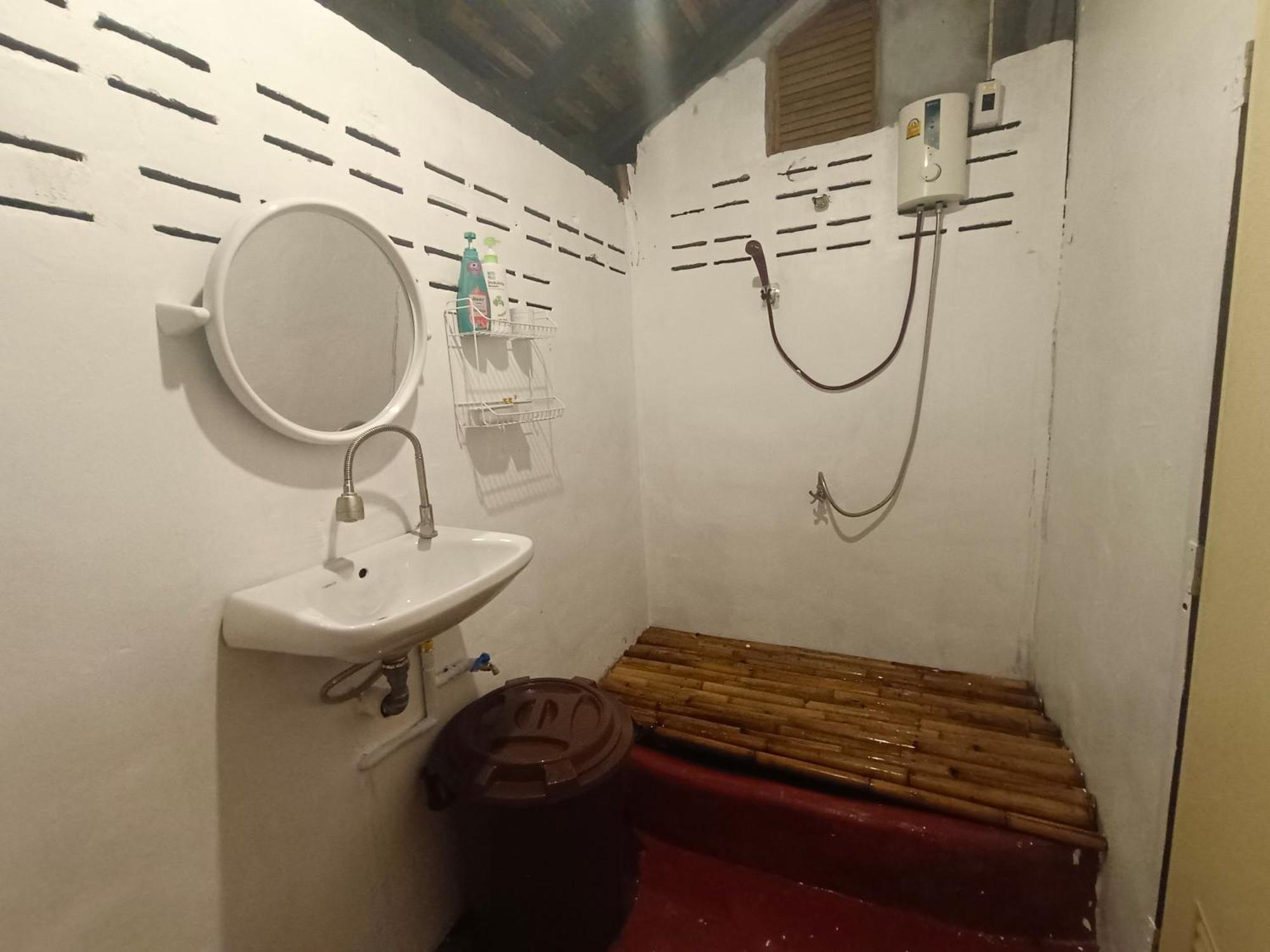 Tiki Bar-Kantiang Guesthouse Ko Lanta Eksteriør billede