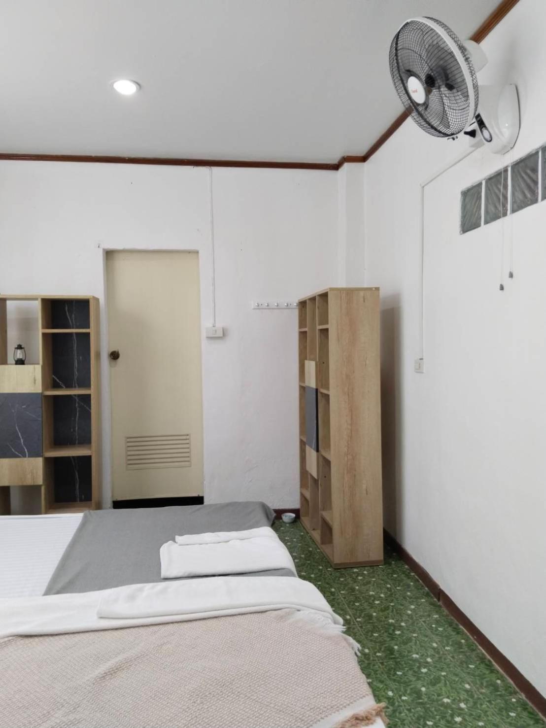Tiki Bar-Kantiang Guesthouse Ko Lanta Eksteriør billede